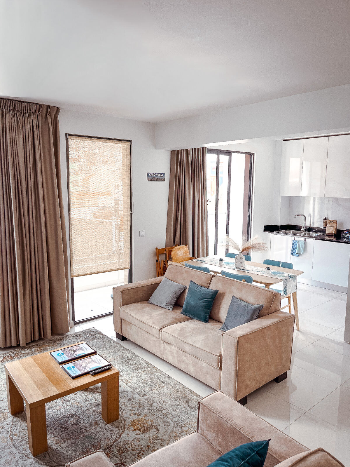 Ingericht T2 appartement met woonkamer, keuken en zithoek