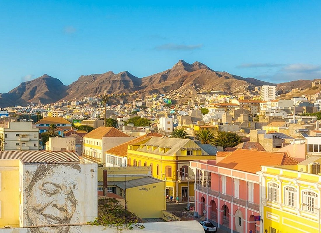 Koloniale gevels in het centrum van Mindelo, São Vicente